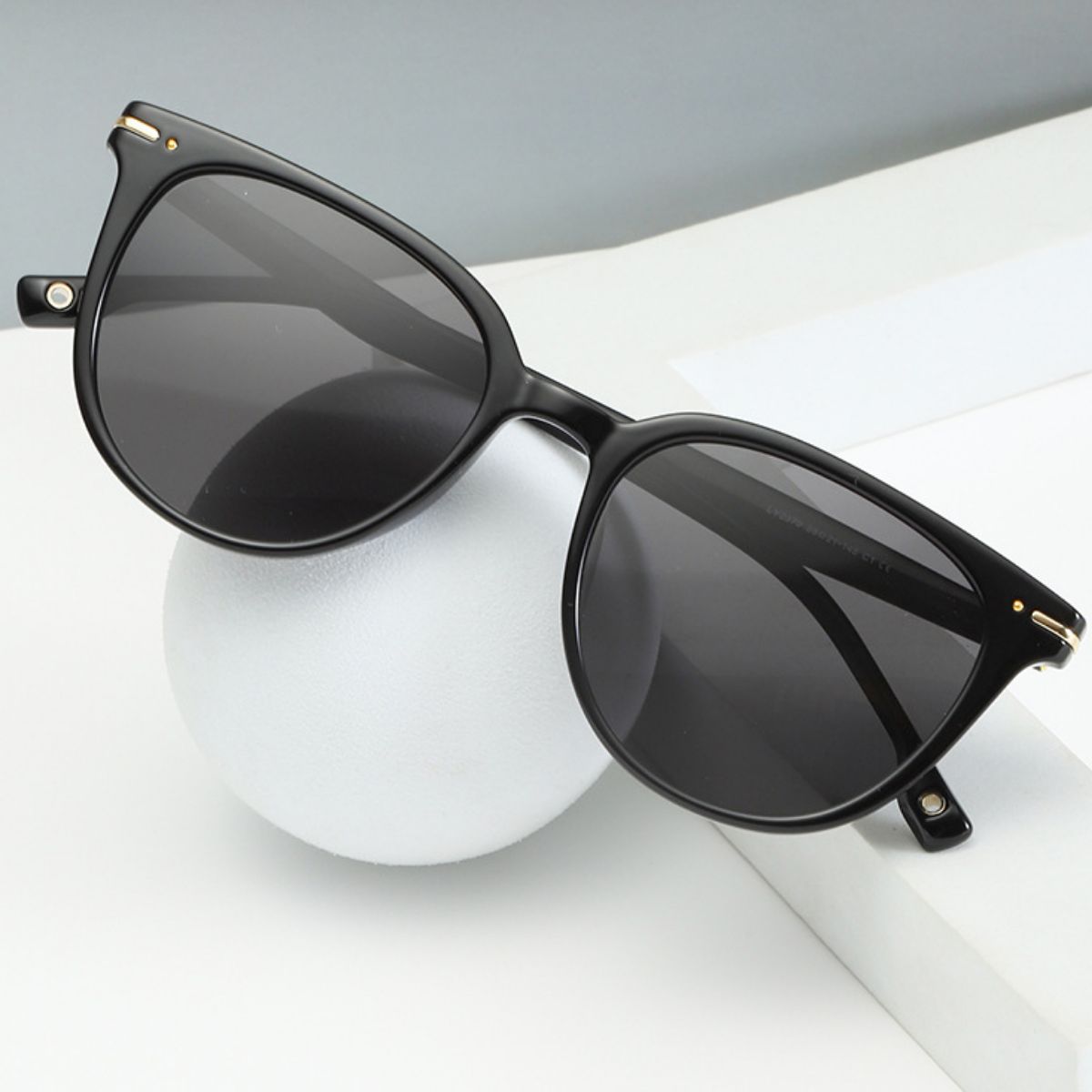 UV Protection Sunglasses - Bayou Curves